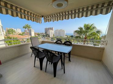 Appartamento con balcone in affitto a Calle de la Nasa
