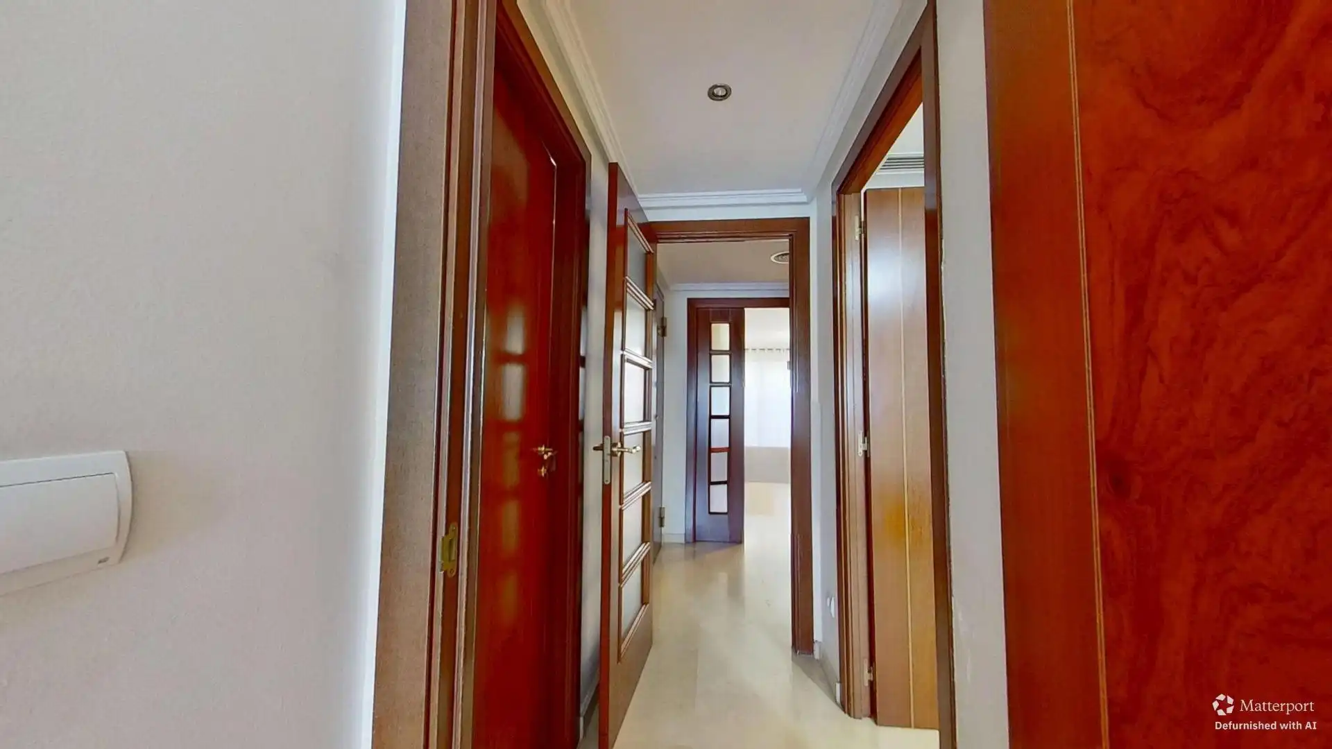 Wohnung zum Verkauf in Valencia mit Klimaanlage, Privatgarten und Terrasse