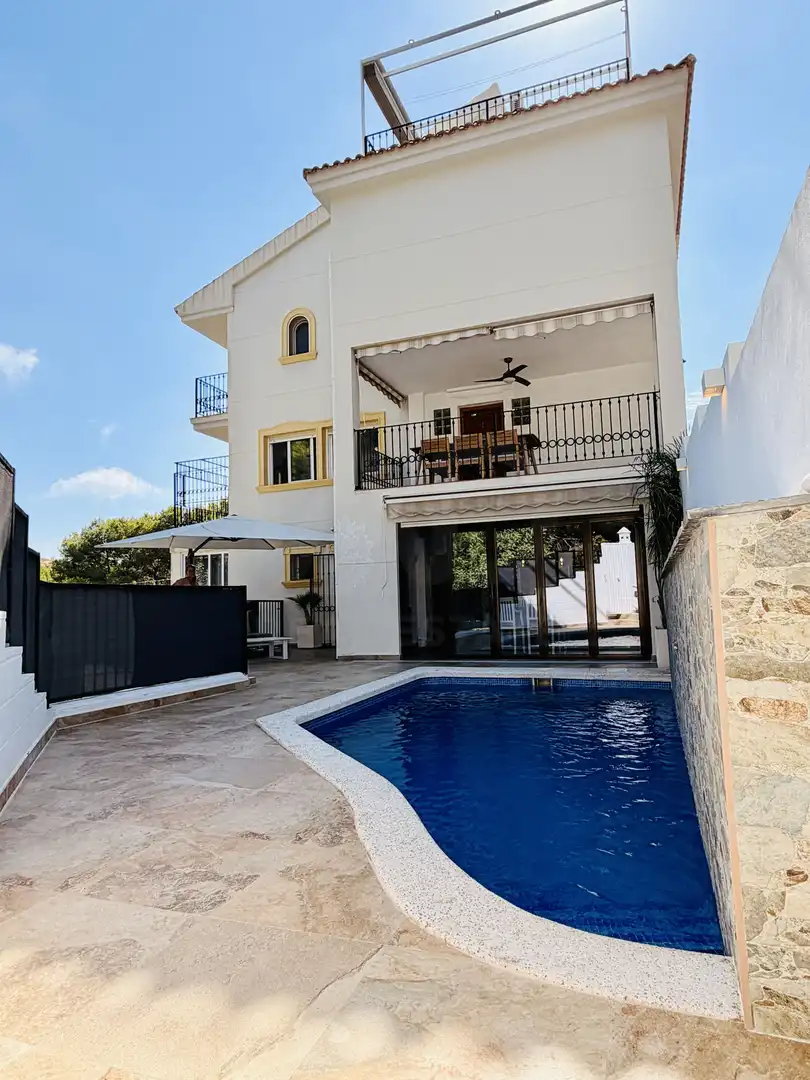 Piscina de Casa o xalet en venda en La Nucia amb Aire condicionat, Calefacció i Terrassa