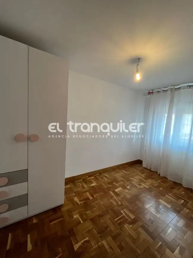 Bedroom of Flat for rent in Madrid  with Air Conditioner, Parquet flooring and Terrace