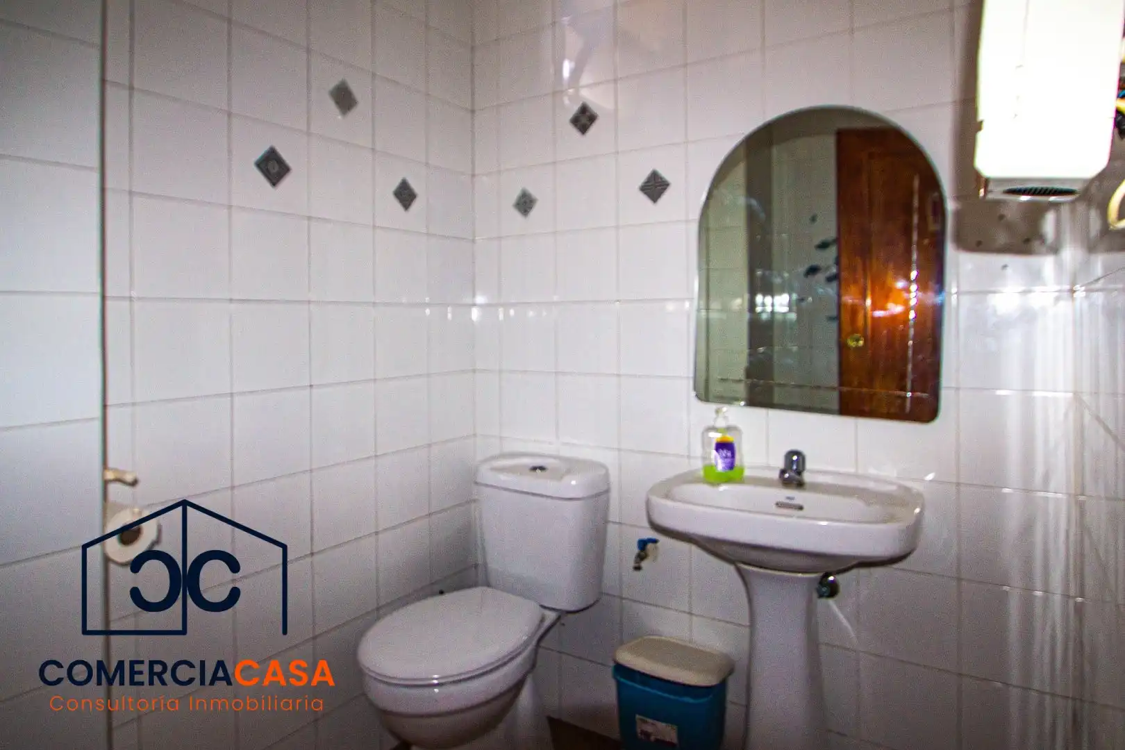 Badezimmer von Geschaftsraum zum Verkauf in Armilla mit Klimaanlage, Heizung und Terrasse