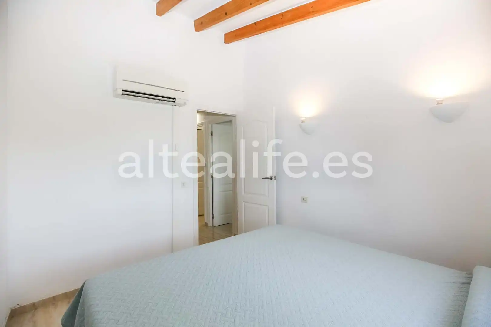 Dormitori de Casa o xalet en venda en La Nucia amb Aire condicionat, Jardí privat i Terrassa