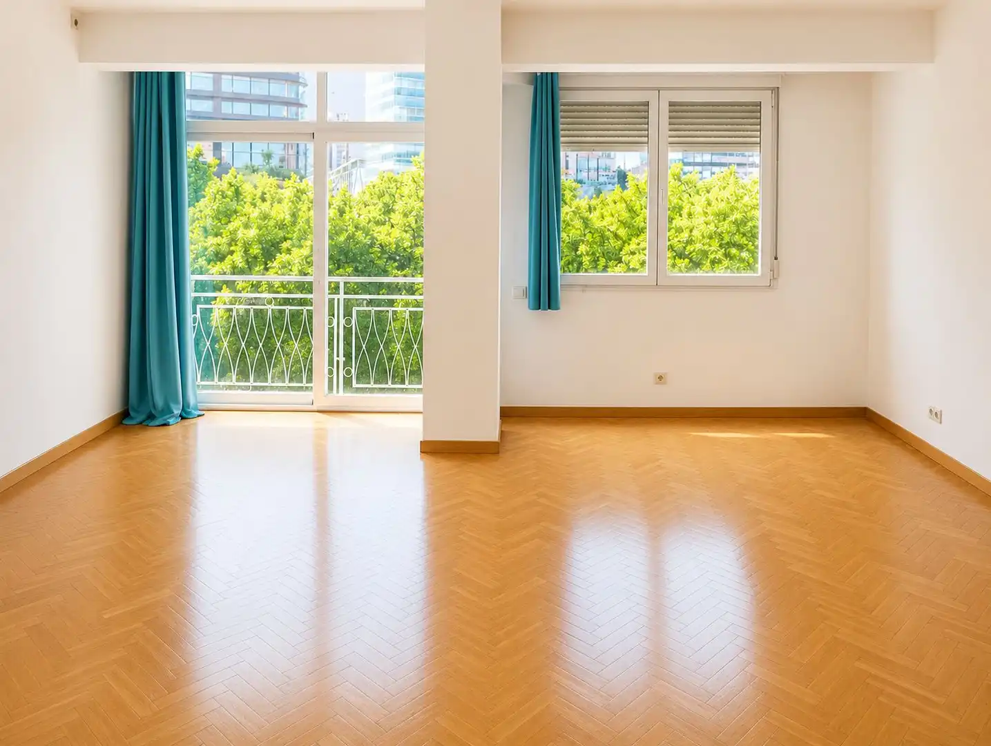 Exterior view of Flat for sale in Madrid  with Parquet flooring, Washing machine and Alarm