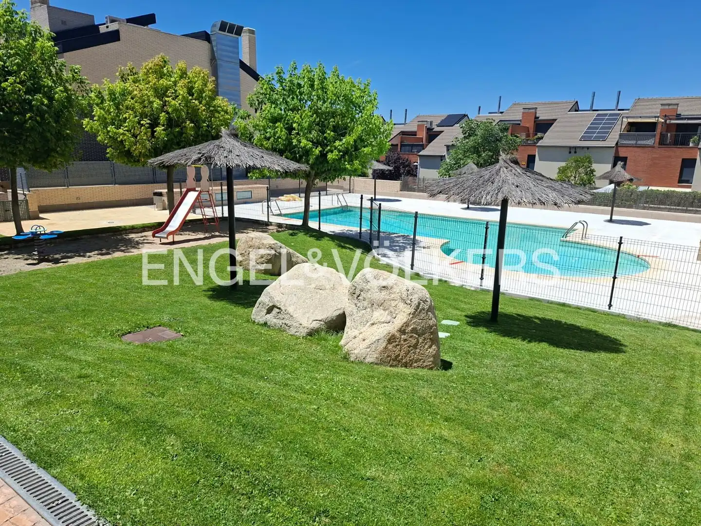 Piscina de Casa o xalet en venda en Torrelodones amb Aire condicionat, Calefacció i Jardí privat