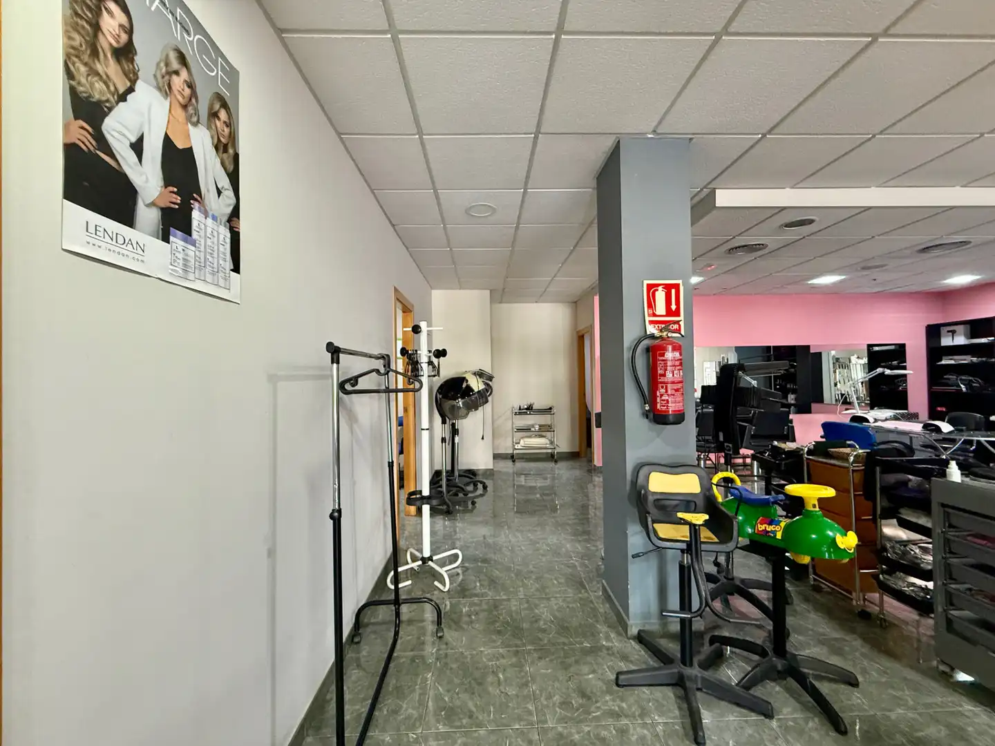 Local en venta en Terrassa con Aire acondicionado, Calefacción y Internet