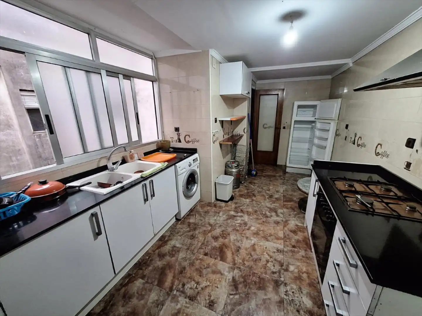Küche von Wohnung zum Verkauf in Alzira mit Abstellraum