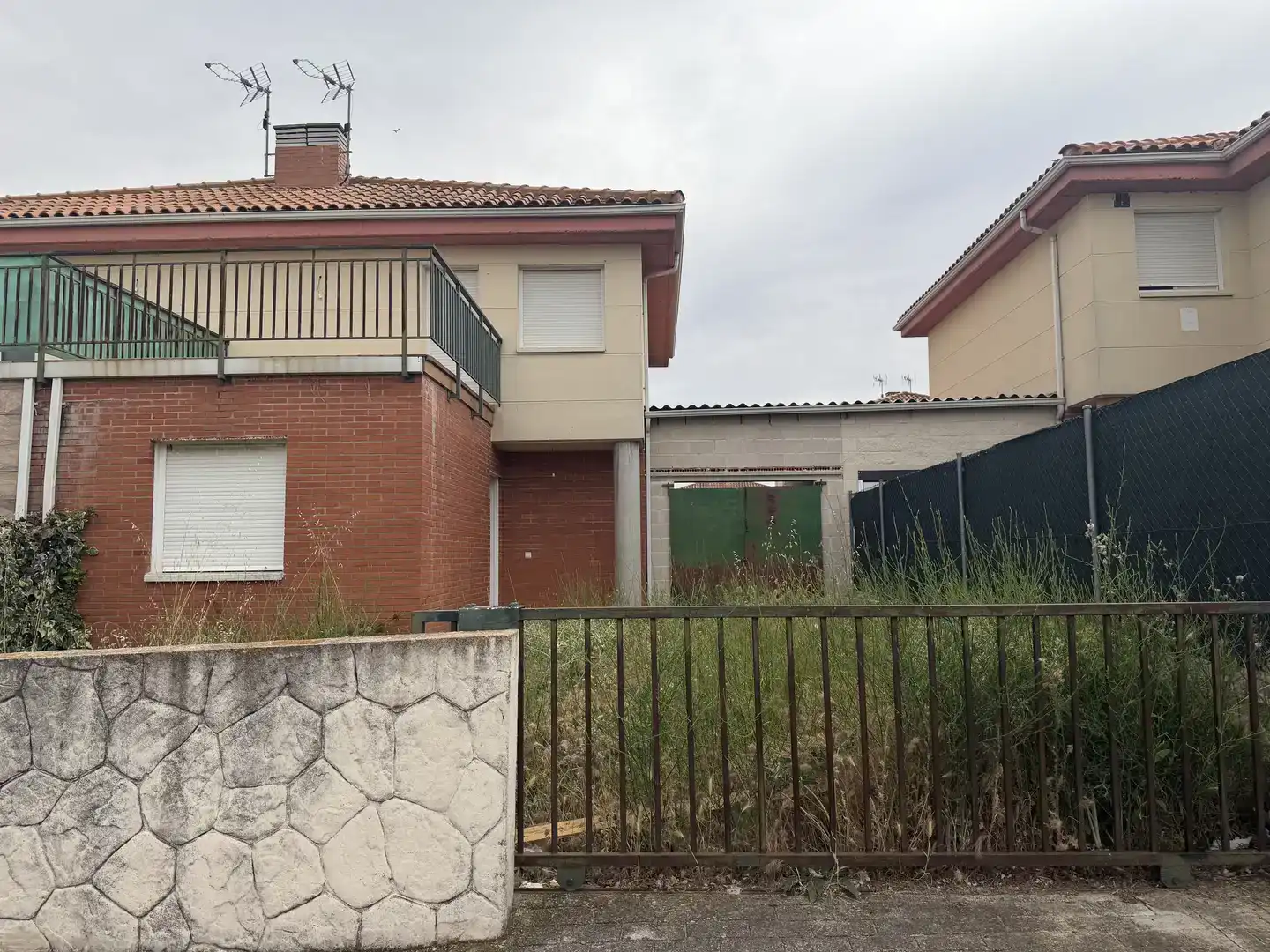 Vista exterior de Casa o chalet en venta en Villaverde de Medina con Jardín privado, Trastero y Balcón
