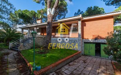 Vista exterior de Casa o xalet en venda en Almorox amb Calefacció, Jardí privat i Terrassa