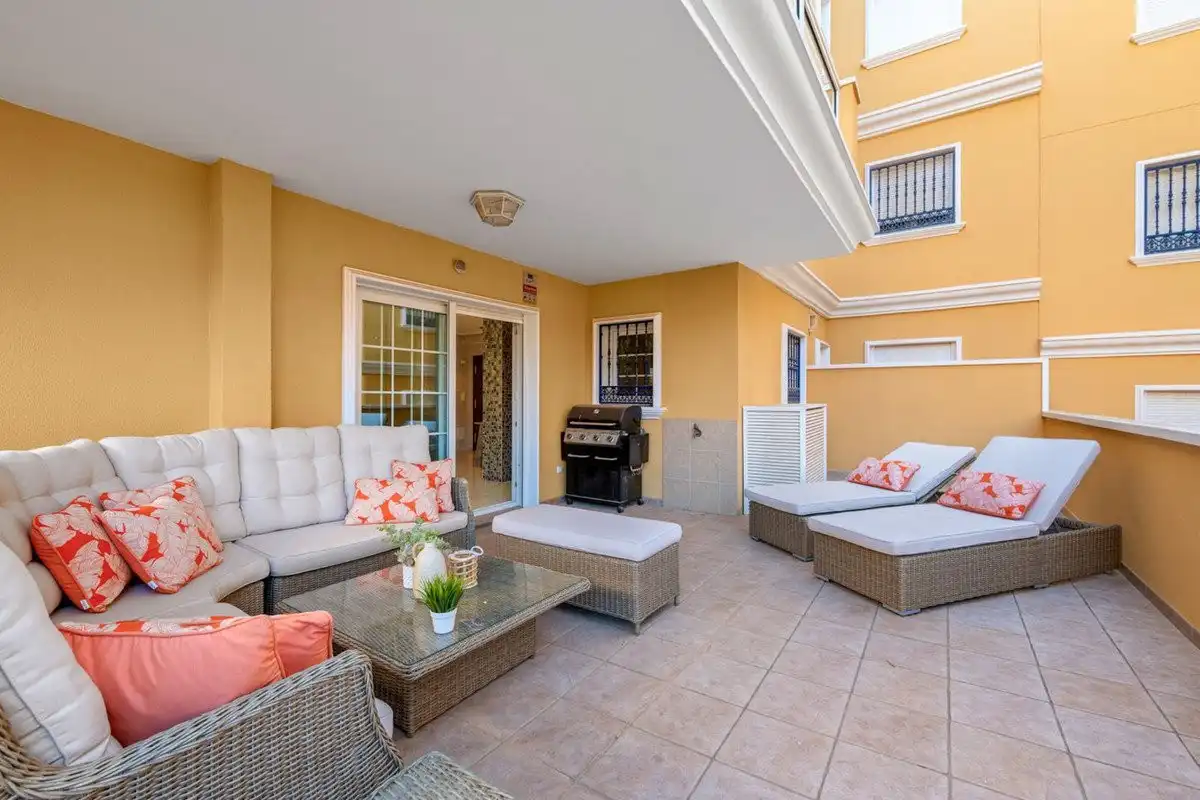Terrassa de Apartament en venda en Orihuela amb Aire condicionat, Jardí privat i Terrassa