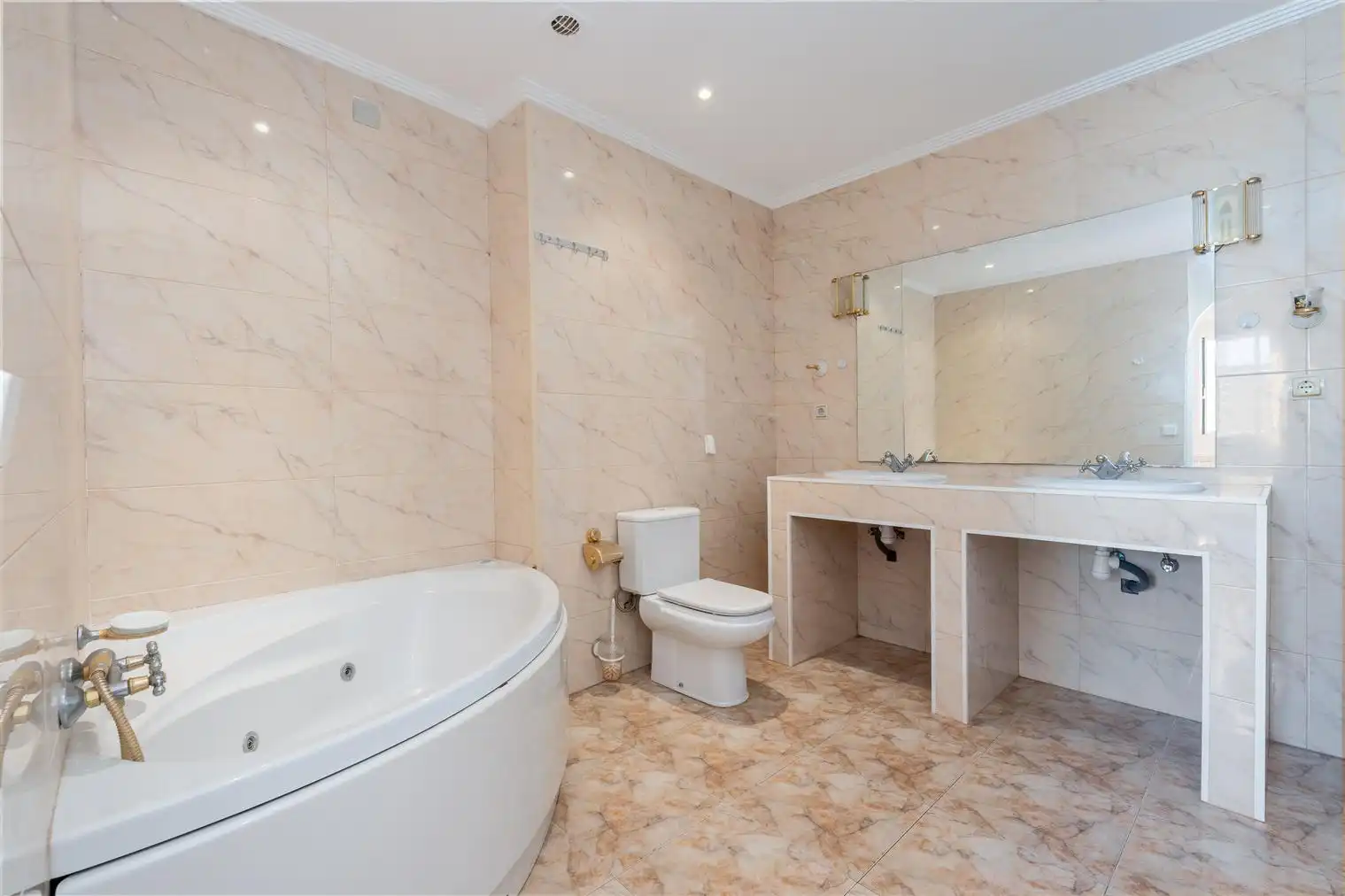 House with garden for sale in Carrer Valls, imagen 5