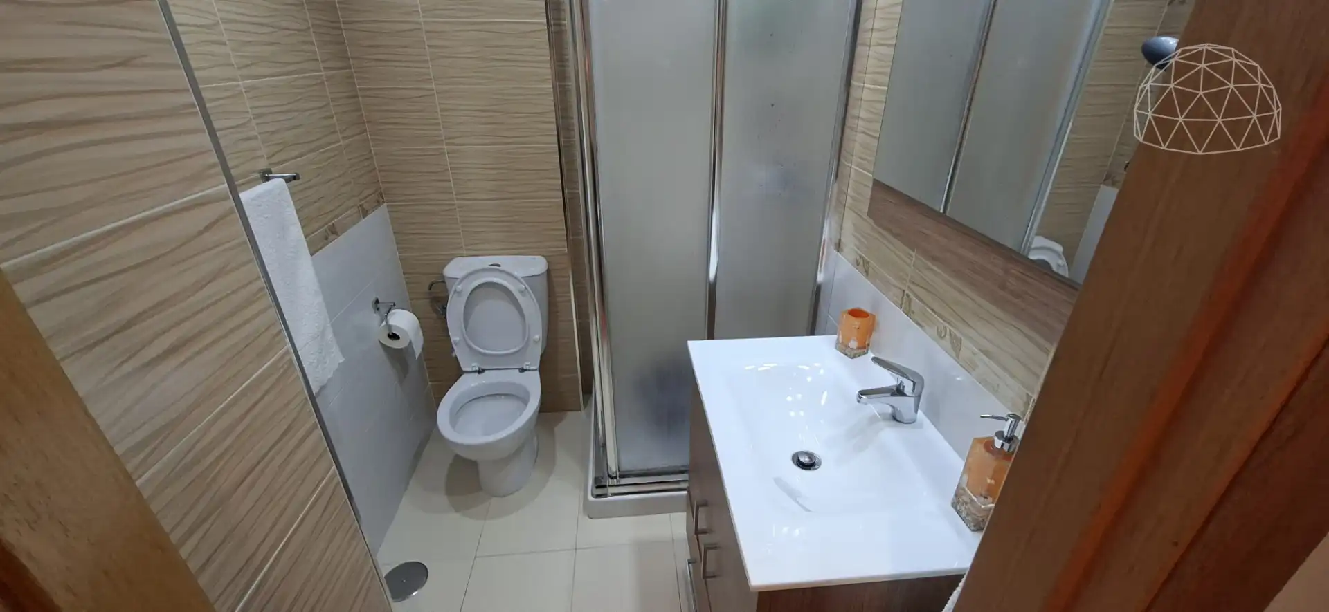 Bathroom of Flat for sale in Sevilla  with Air Conditioner, Storage room and Furnished