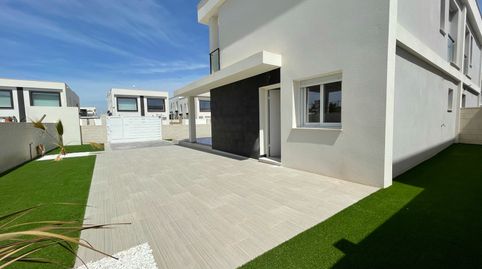 Foto 2 de Casa adosada en venta en Calle Malta, Monte y Mar, Santa Pola