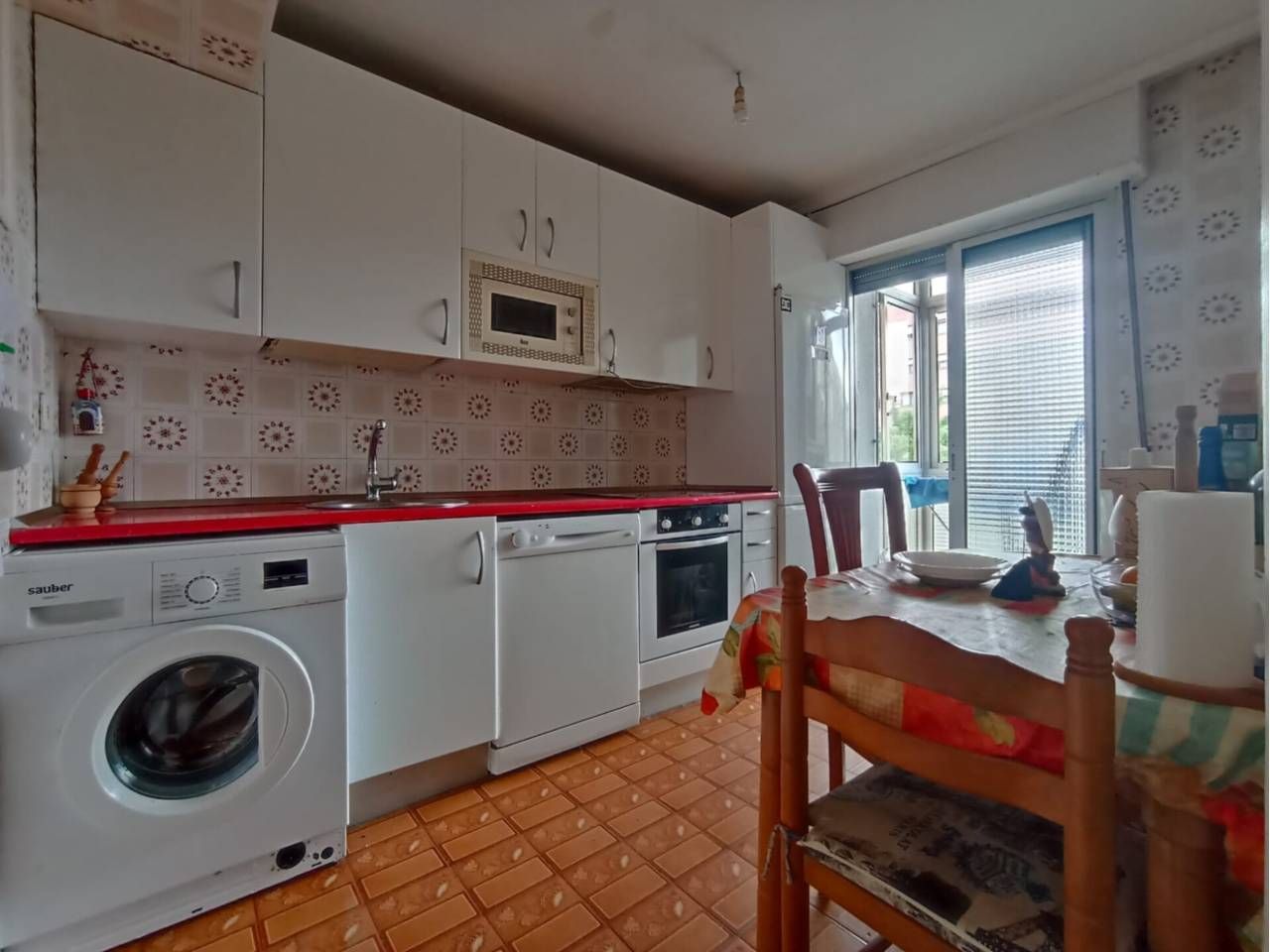 Cuina de Pis en venda en Burgos Capital amb Calefacció, Parquet i Terrassa