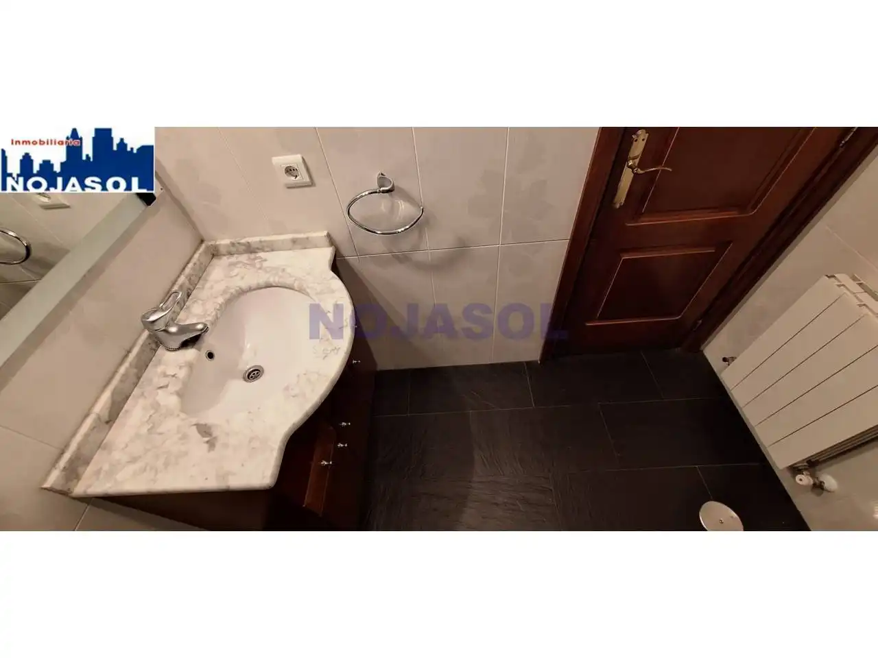 Bany de Apartament de lloguer en Noja amb Calefacció, Jardí privat i Terrassa