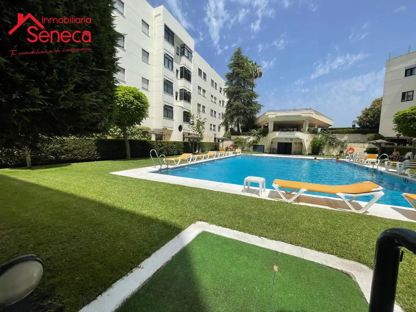 Schwimmbecken von Wohnung zum Verkauf in Córdoba mit Klimaanlage, Heizung und Terrasse