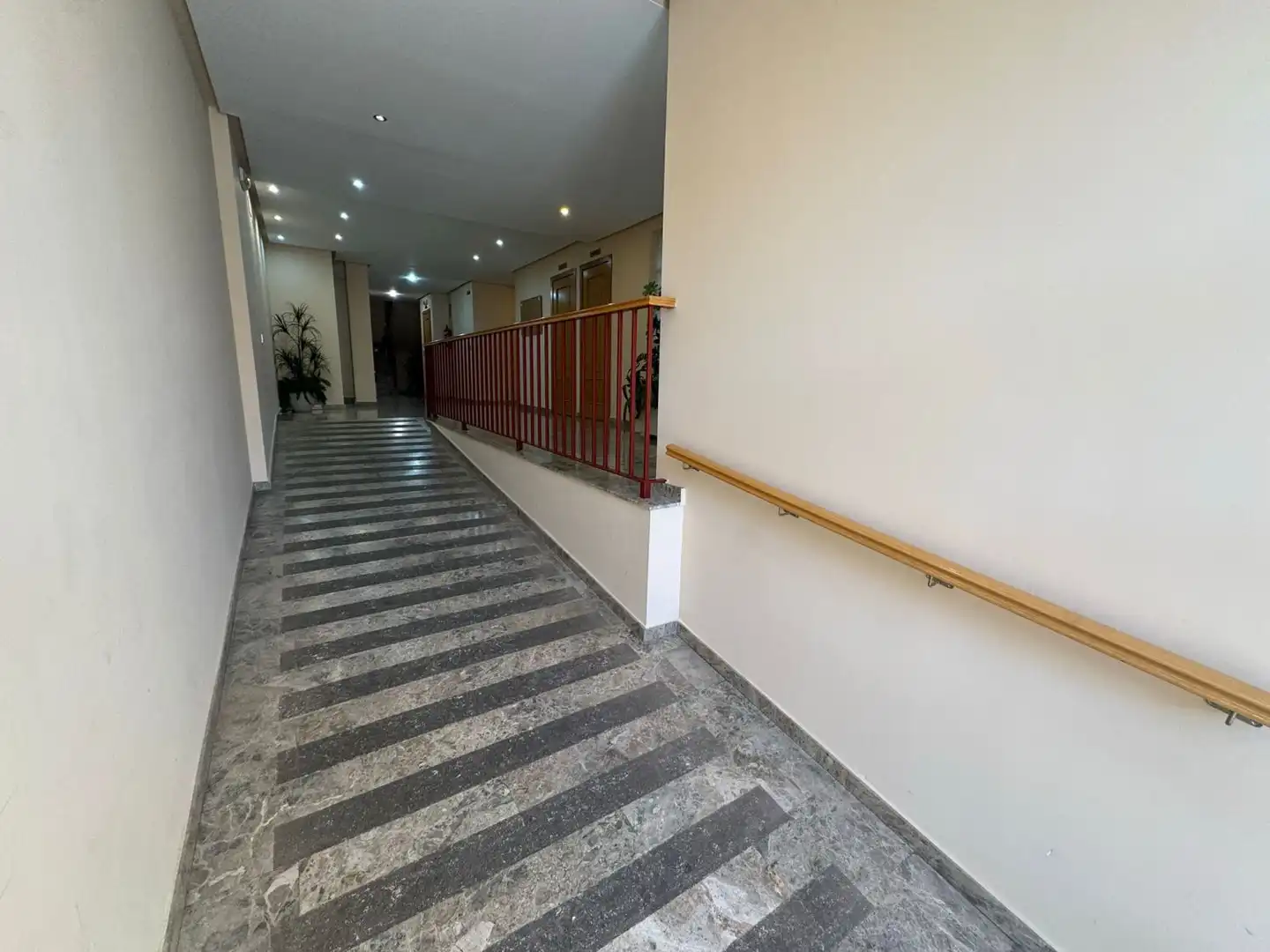 Wohnung zum Verkauf in Valdepeñas mit Heizung, Parkett und Balkon