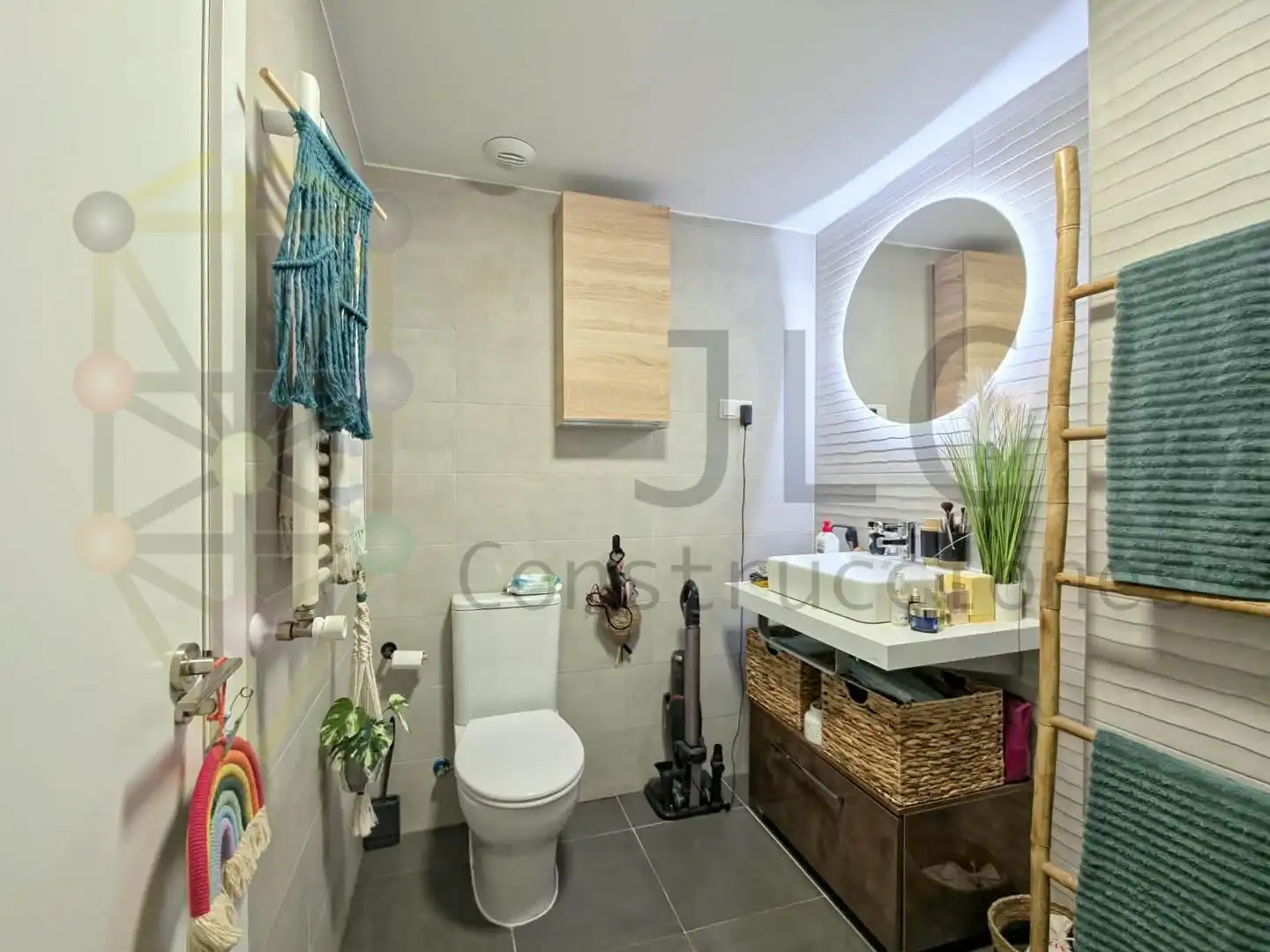 Bathroom of Flat for sale in Alovera  with Air Conditioner, Heating and Parquet flooring