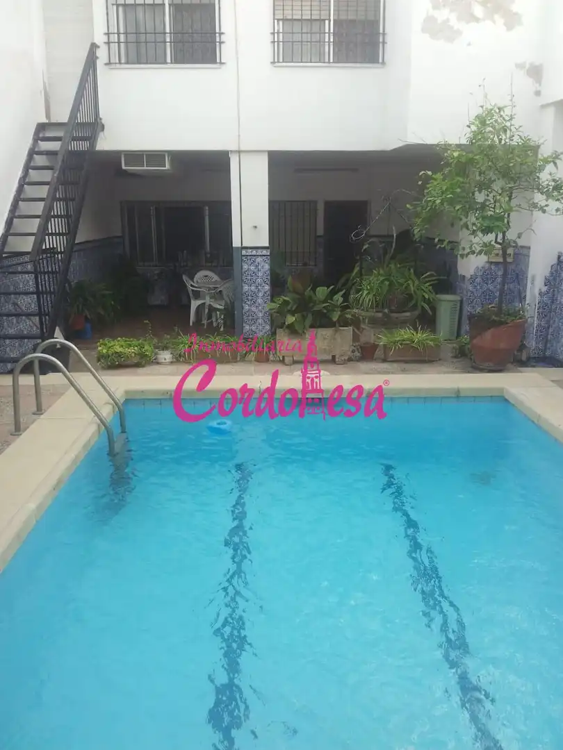 Schwimmbecken von Haus oder Chalet zum Verkauf in Córdoba mit Schwimmbad