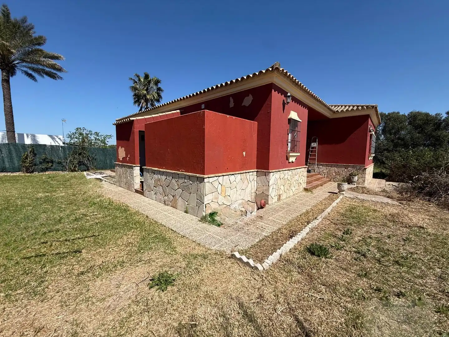Vista exterior de Casa o xalet en venda en El Puerto de Santa María amb Piscina