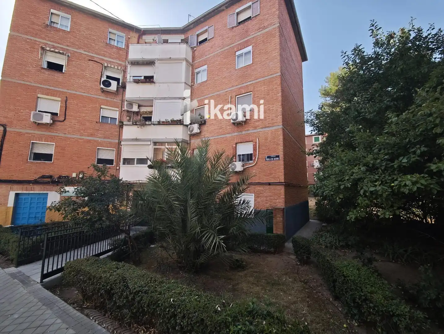 Vista exterior de Piso en venta en Madrid con Calefacción, Jardín privado y Amueblado