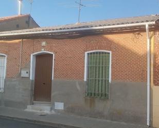 Exterior view of House or chalet for sale in Medina del Campo  with Terrace