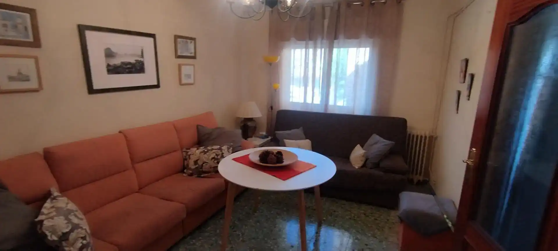Sala d'estar de Pis en venda en Arandilla amb Moblat i Microones