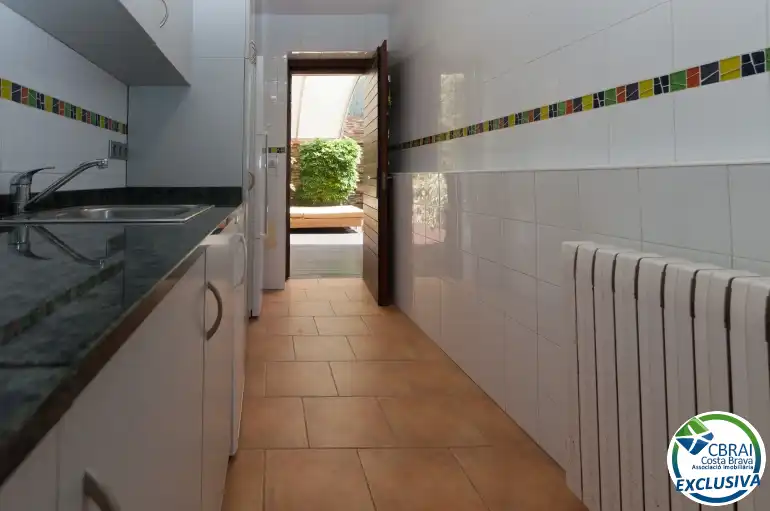 Cuina de Casa o xalet en venda en Roses amb Calefacció i Traster
