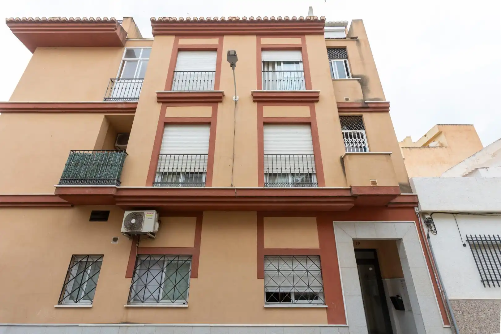 Vista exterior de Pis en venda en Motril amb Aire condicionat i Moblat