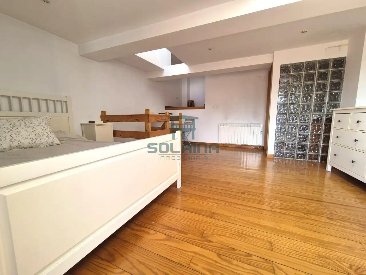 Habitación de Dúplex en venta en Ourense Capital  con Calefacción, Amueblado y Balcón
