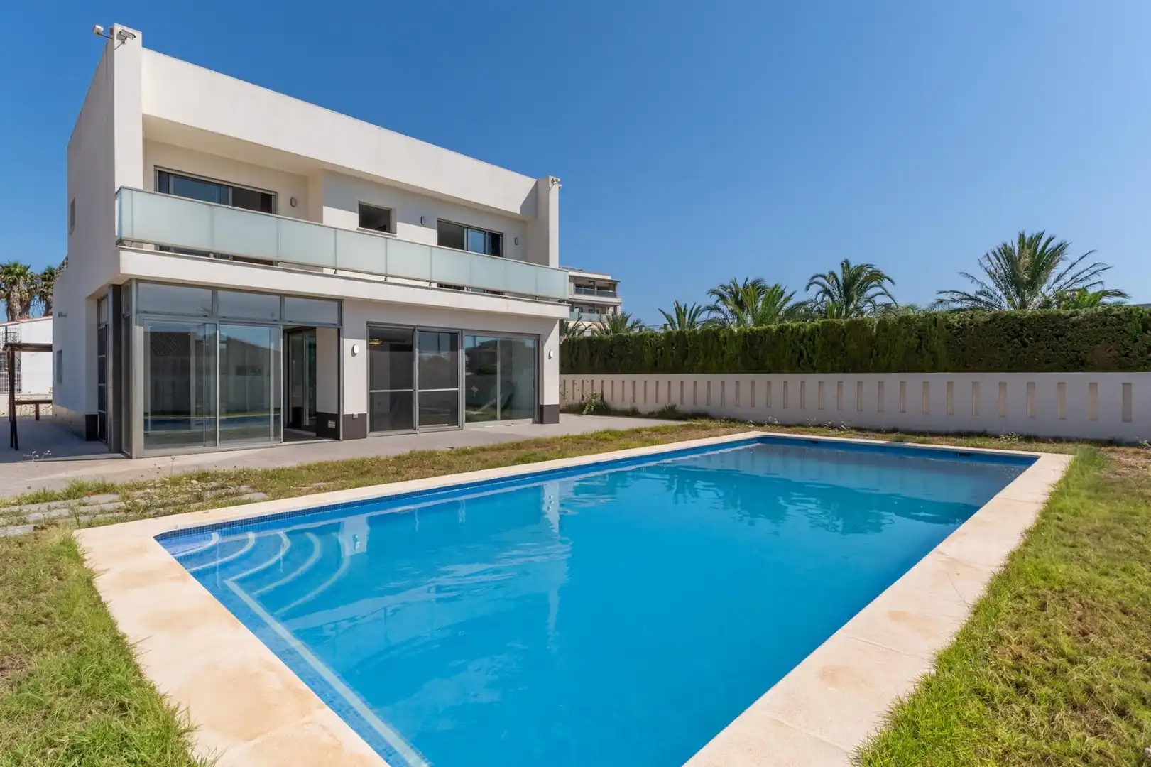 Piscina de Casa o xalet en venda en Oliva amb Aire condicionat, Jardí privat i Terrassa