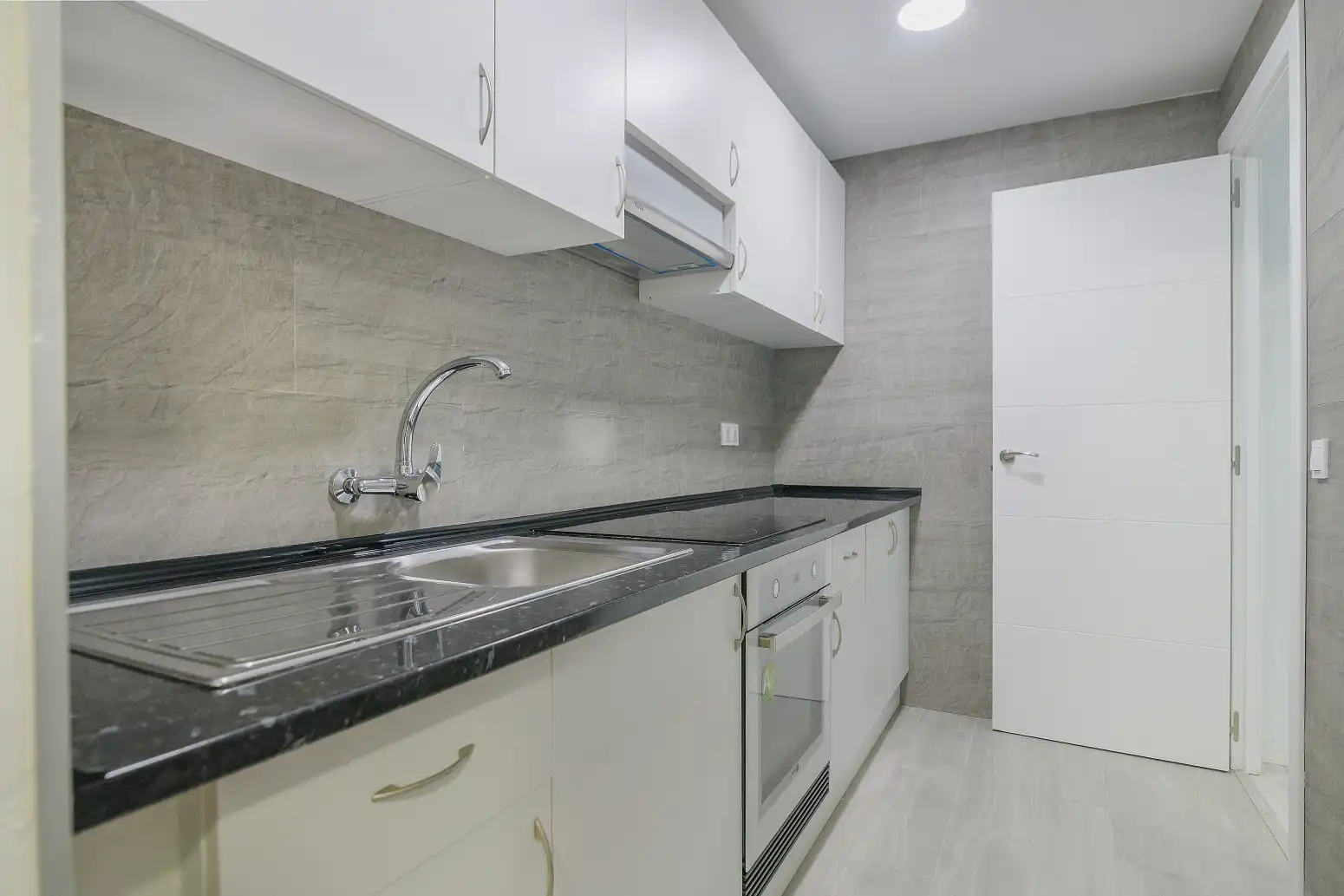 Cuina de Pis en venda en L'Hospitalet de Llobregat amb Parquet