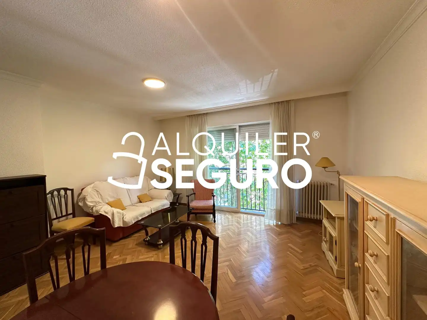 Wohnzimmer von Wohnung zur Miete in Madrid mit Heizung, Schwimmbad und Möbliert