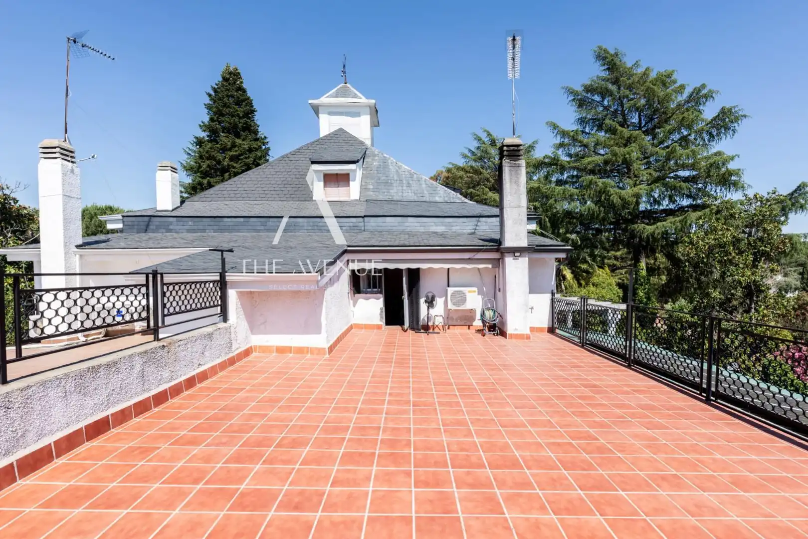 Terrassa de Casa o xalet en venda en Boadilla del Monte amb Calefacció, Jardí privat i Terrassa
