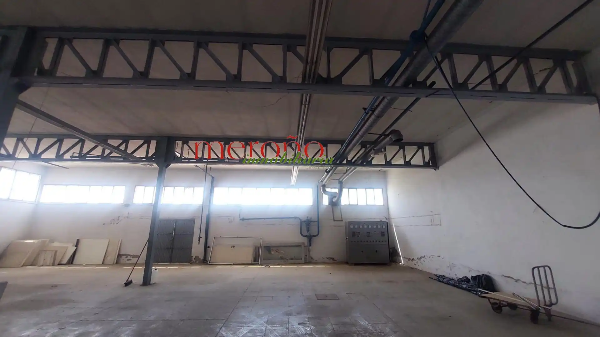 Fabrikhallen zur Miete in Elche / Elx