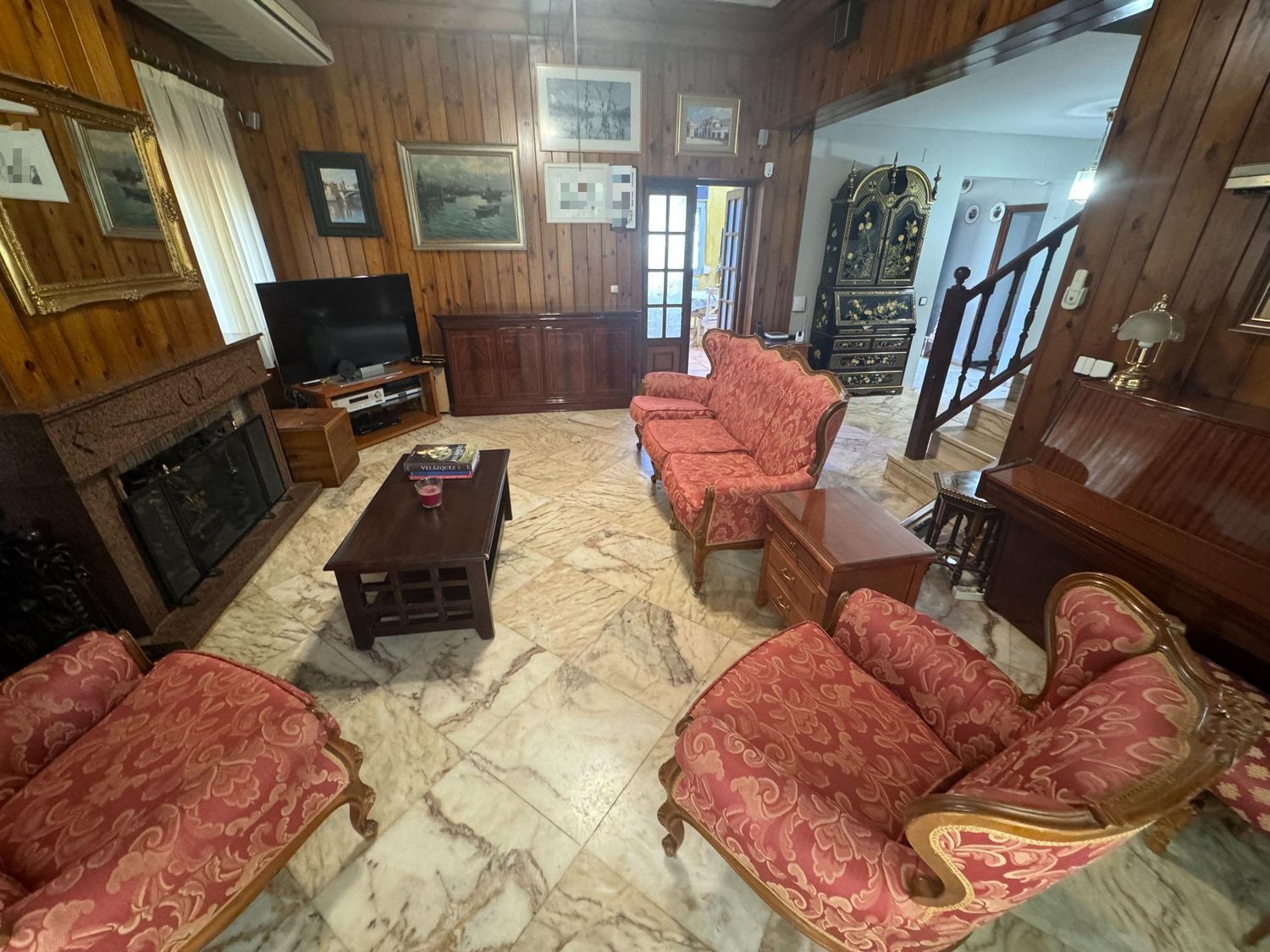 Sala d'estar de Casa o xalet en venda en Dos Hermanas amb Aire condicionat, Calefacció i Jardí privat