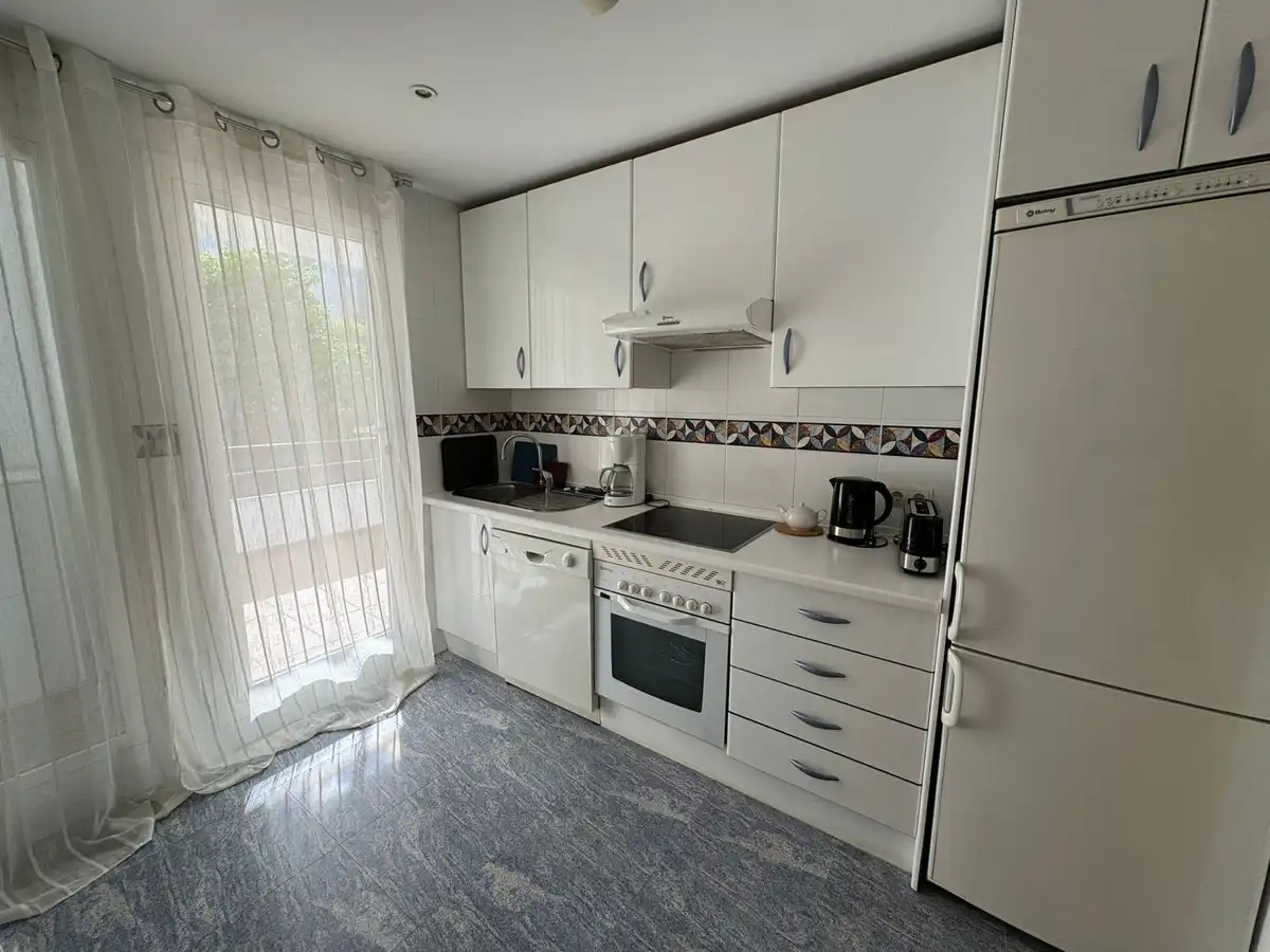 Apartamento con piscina en alquiler en Selwo, imagen 24