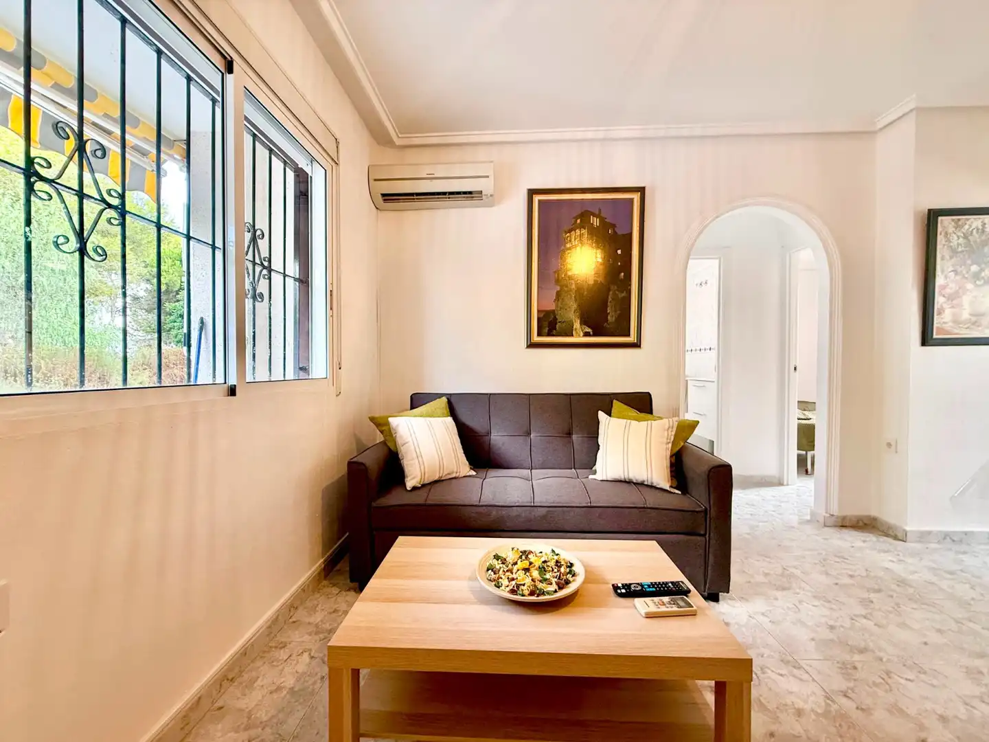 Sala de estar de Casa o chalet de alquiler en Torrevieja con Aire acondicionado, Terraza y Piscina