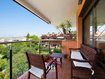Penthouse with pool for sale in Carrer de Josep Tarradellas