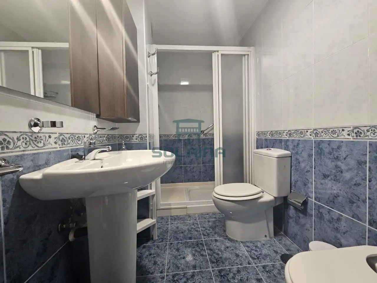 Badezimmer von Wohnungen zur Miete in Ourense Capital  mit Heizung und Möbliert