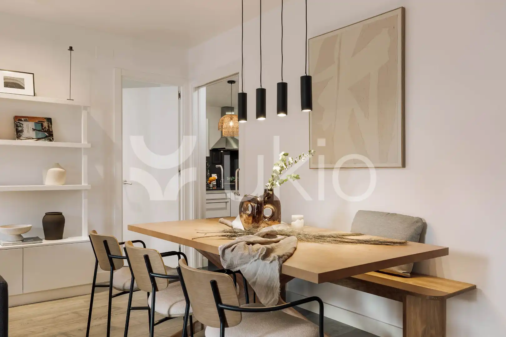 Menjador de Apartament de lloguer en Barcelona amb Aire condicionat, Calefacció i Moblat