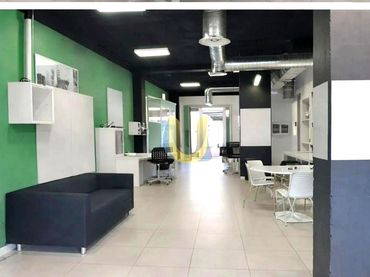 Local comercial en venda a Parque Oeste - Fuente Cisneros