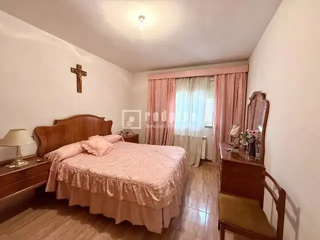 Habitación de Piso en venta en Madrid con Calefacción