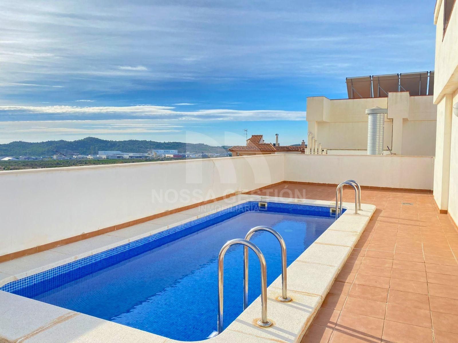 Piscina de Àtic en venda en La Vall d'Uixó amb Terrassa, Traster i Piscina comunitària