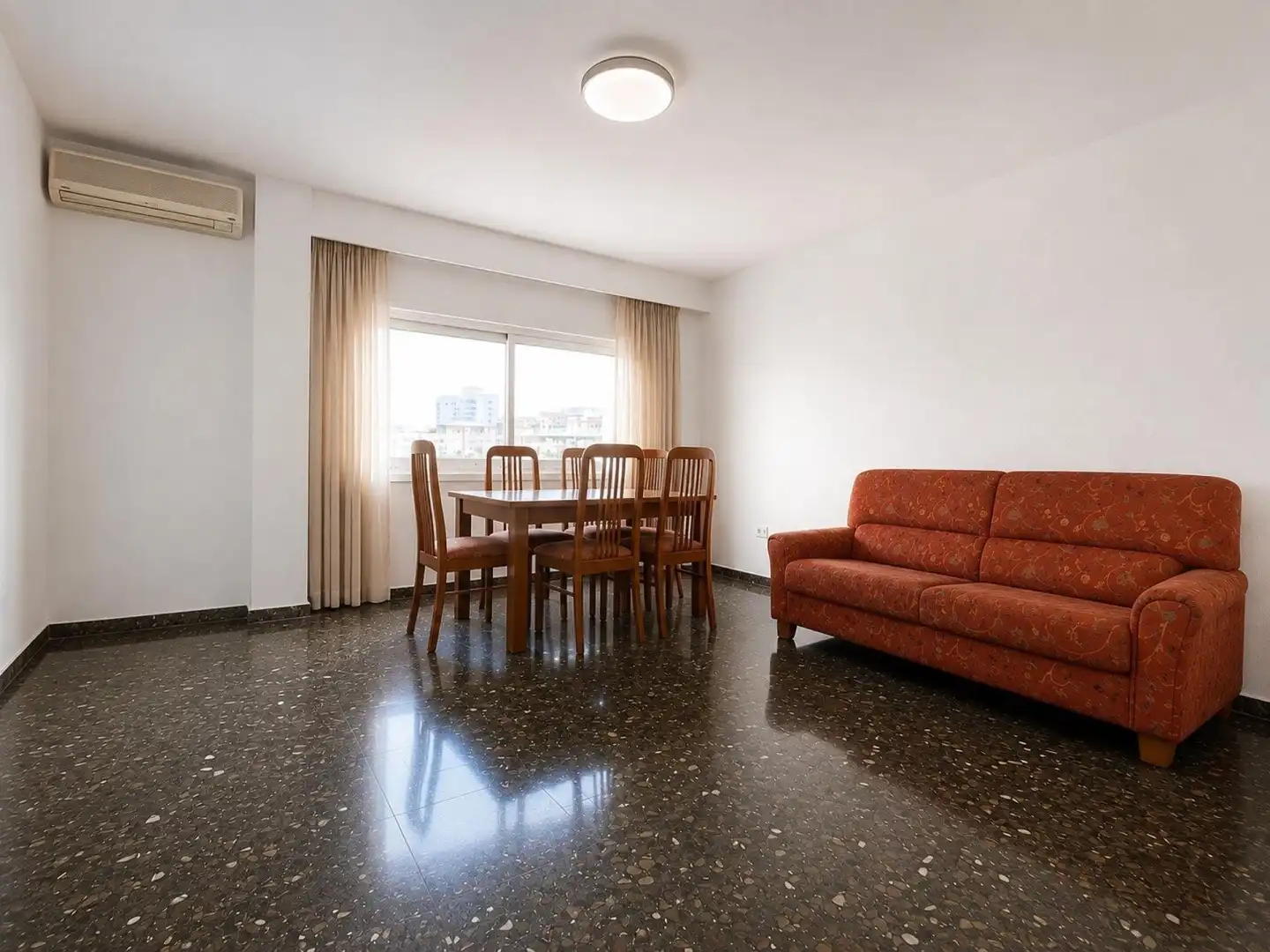 Wohnzimmer von Wohnung zum Verkauf in Xirivella mit Klimaanlage, Heizung und Terrasse