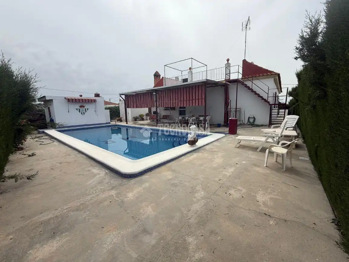 Piscina de Finca rústica en venta en Arahal con Aire acondicionado y Calefacción