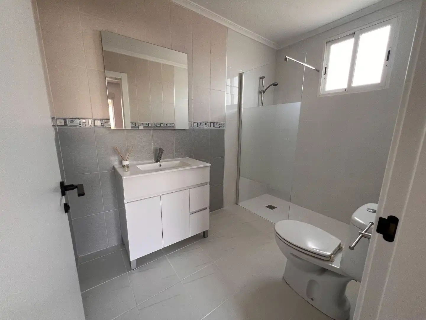 Detached house with pool for sale in Lugar, imagen 28