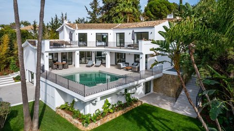 Villa de 5 dormitorios y 6 baños en exclusiva zona de El Paraiso, Estepona