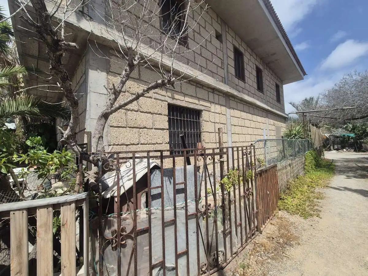 Vista exterior de Casa o xalet en venda en Granadilla de Abona amb Jardí privat, Terrassa i Traster