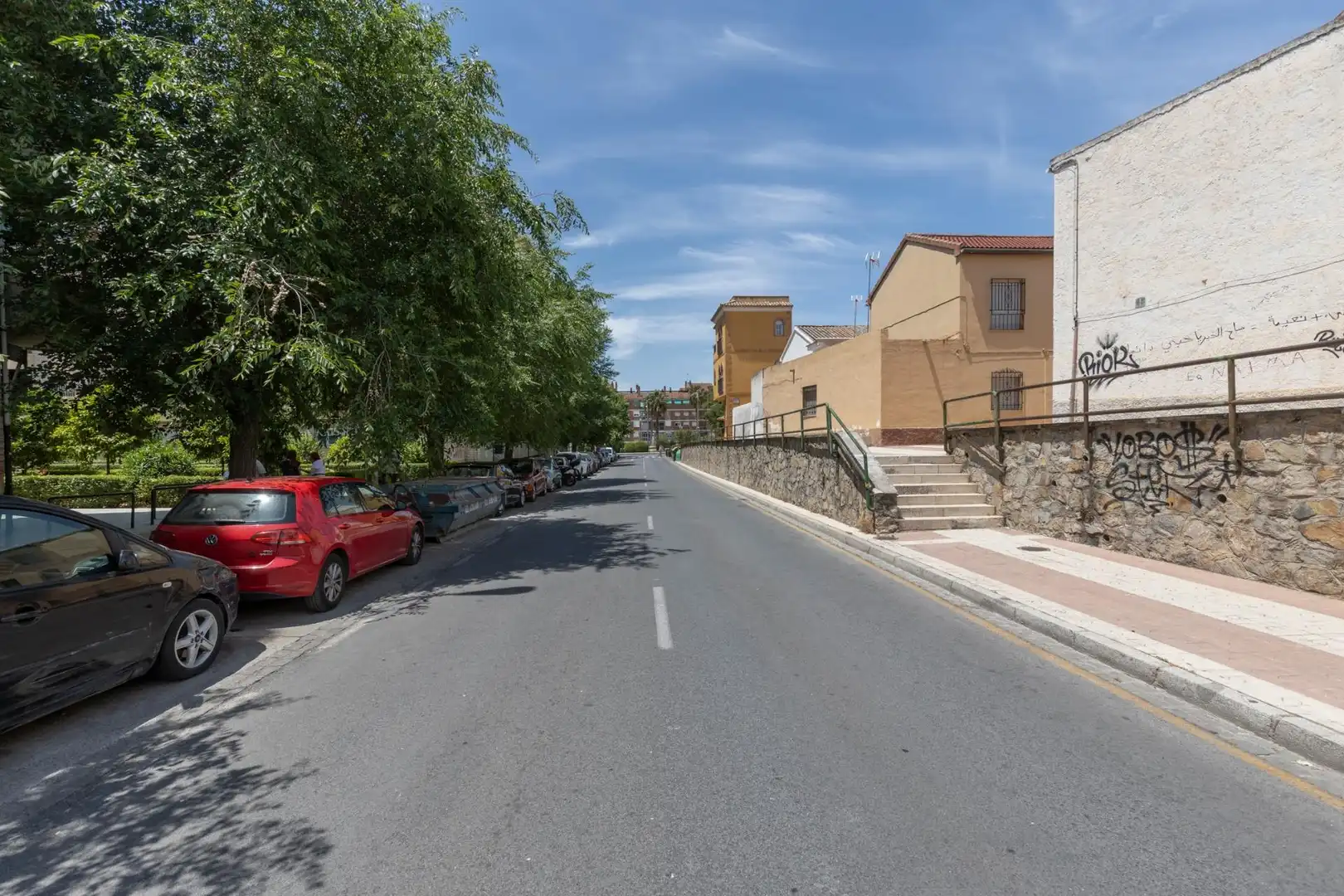 Exterior view of Houses for sale in Granada  with Air Conditioner, Heating and Storage room