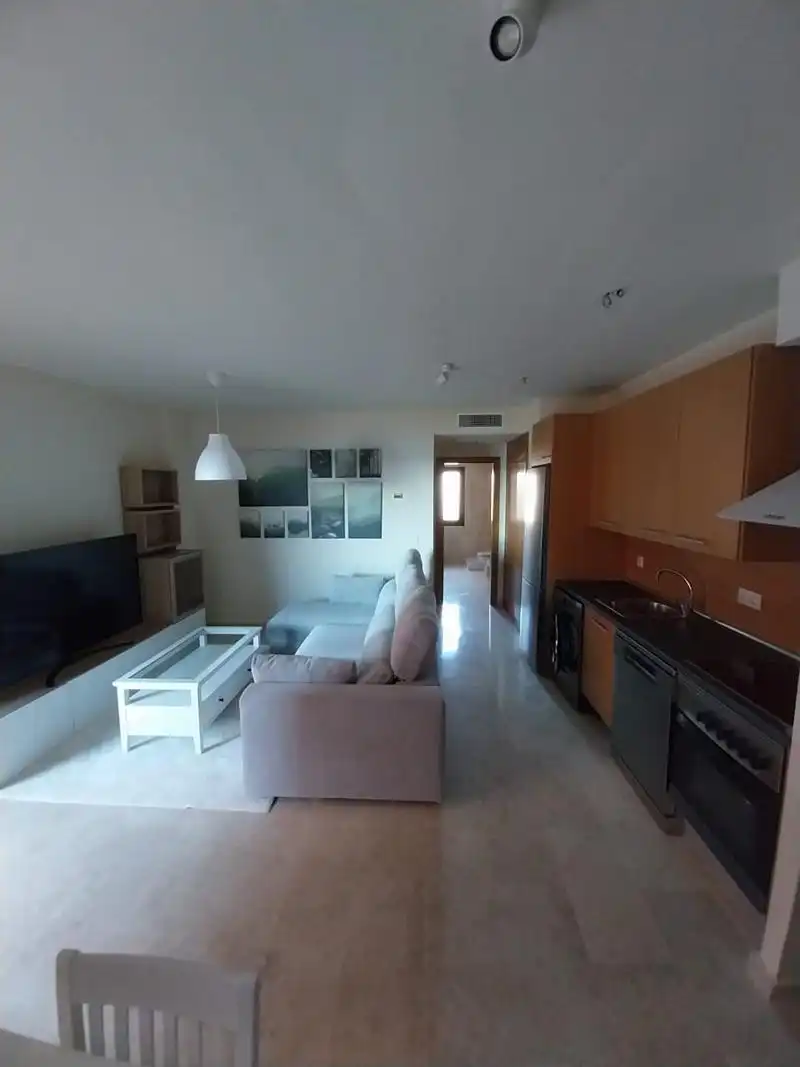 Sala de estar de Piso en venta en Estepona con Aire acondicionado, Calefacción y Jardín privado